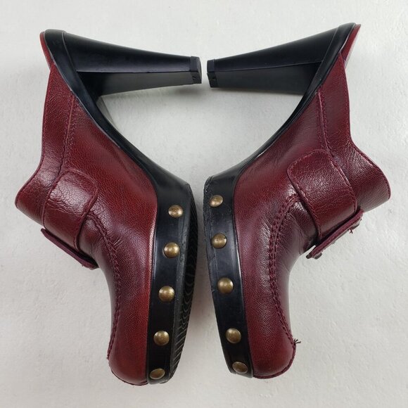 Stuart Weitzman Red Leather Clog Womens 6 Slip On Heel Studded Buckle Mule - Picture 7 of 16